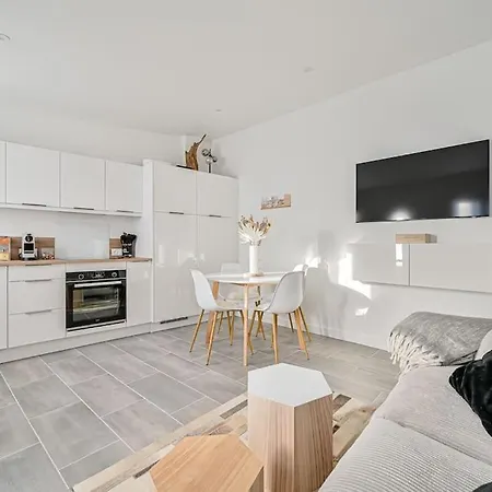 La Parenthese Apartment *